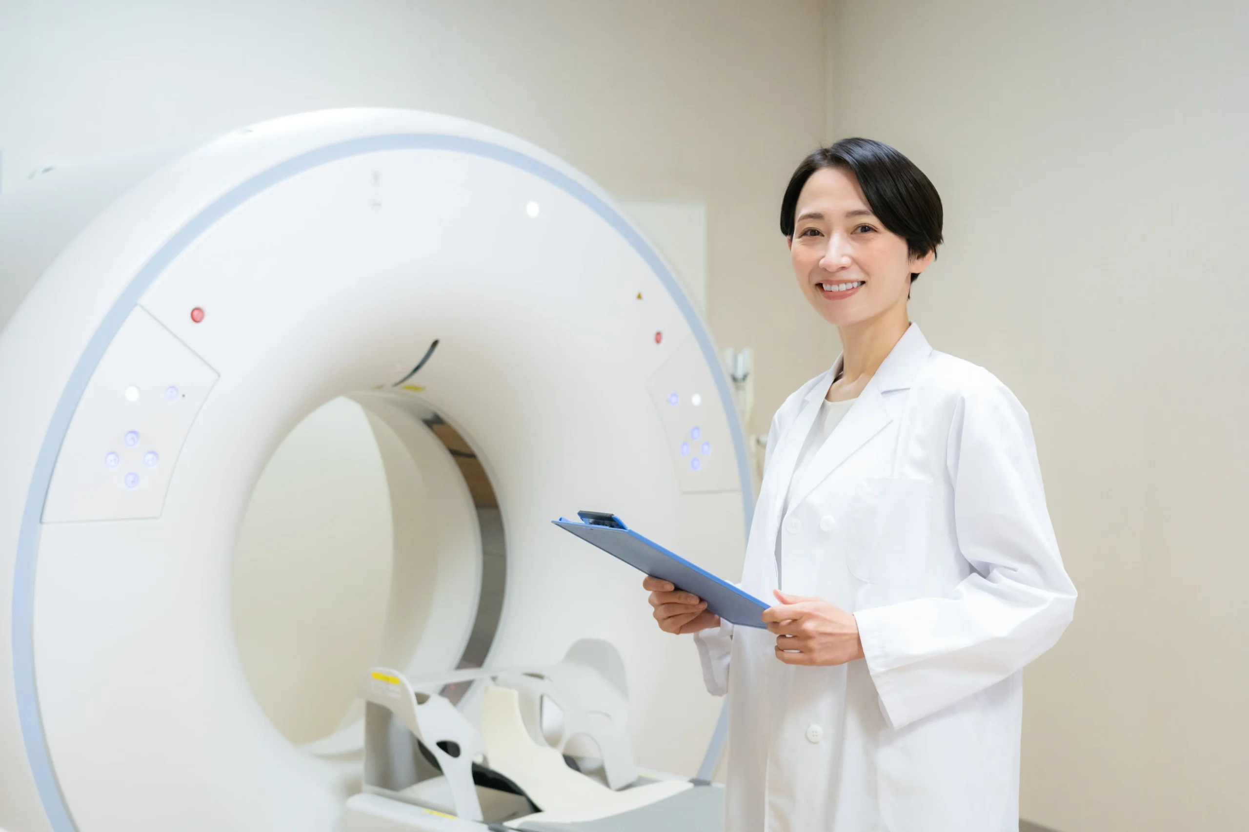 放射線技師と検査機器