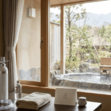 在宅酸素療法（HOT）でも温泉旅行は楽しめる？大浴場でのボンベ管理と注意すべき泉質