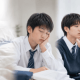 子供の睡眠時無呼吸症候群｜小学生・中学生・高校生の年代別の症状と治療法