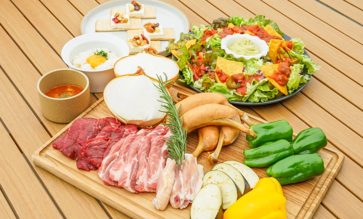 BBQの食材セット（お肉と野菜の盛り合わせ）